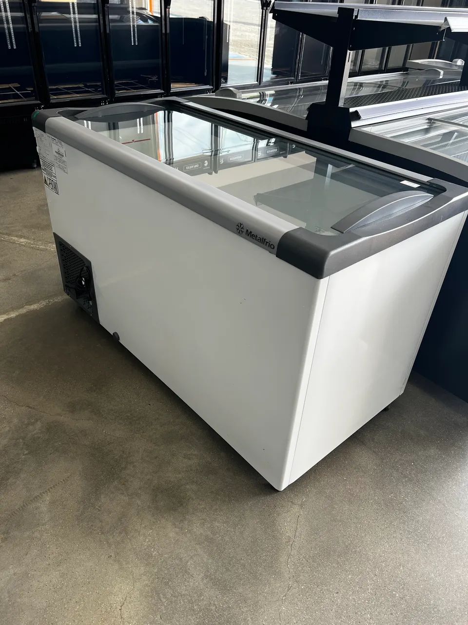 Freezer horizontal - Vidro - Inverter - Metalfrio 