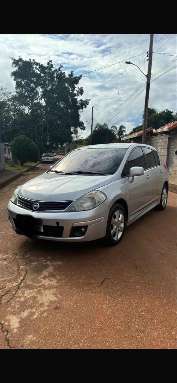 Nissan Tiida SL 1.8 AT 2013