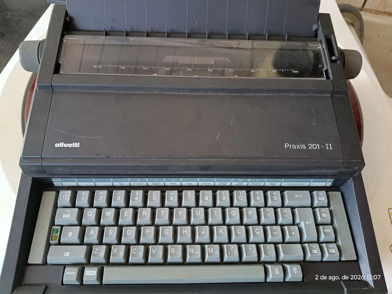 Máquina de escrever Olivetti  Praxis-201-II
