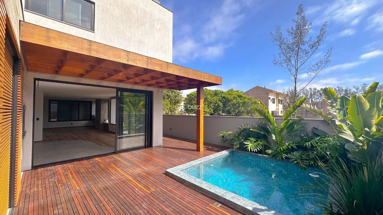 Casa com 3 suites, piscina com churrasqueira, perto do Centro e praias - Foto 2