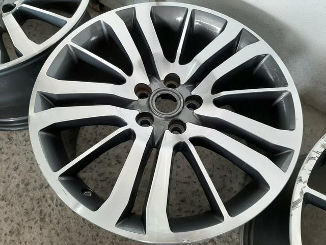 Roda aro 20 Estrela taluda diamantada com grafite GM Blazer 5X120 jogo