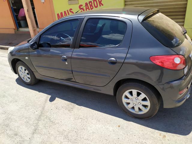 Peugeot 207 - Foto 2