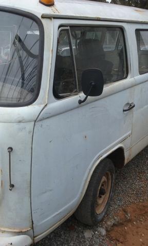 Sucata de Volkswagen Kombi Envidraçada 94/95 - Somente para Peças - Foto 4