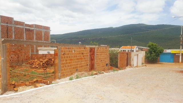 Lote nos Olhos D'água, estrutura da casa pronta - Foto 4