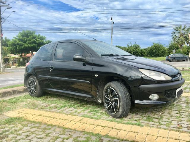 Vendo este carro ano 2008 completo e muito econômico pronto para transferência - Foto 2