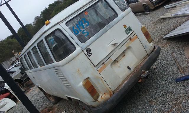 Sucata de Volkswagen Kombi Envidraçada 94/95 - Somente para Peças - Foto 5
