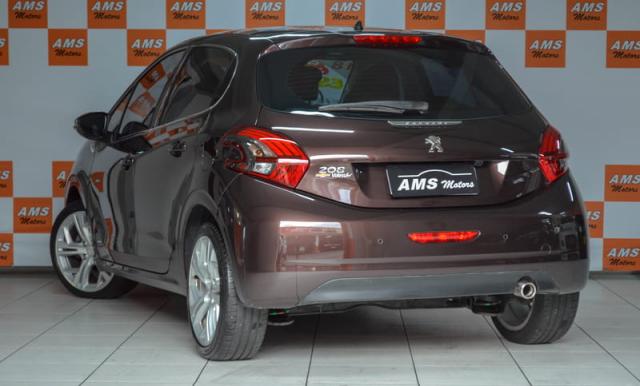 PEUGEOT 208 URBANTECH 1.6 AUT 2018 - Foto 4