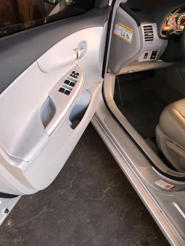 Toyota Corolla xei 13/14 Carro em excelente estado - Foto 11