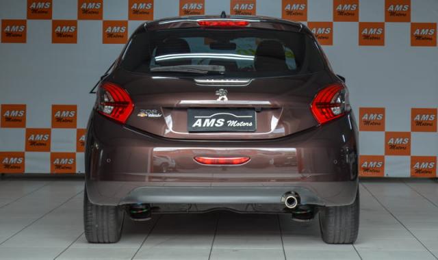 PEUGEOT 208 URBANTECH 1.6 AUT 2018 - Foto 5