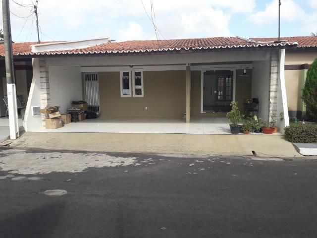 Alugo Casa em Condominio Fechado - 3 quartos