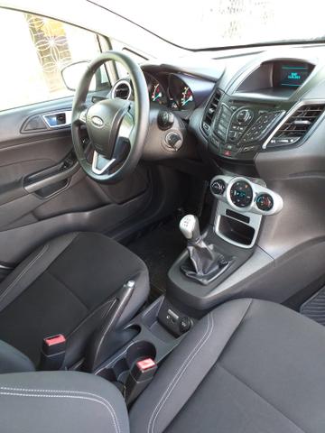 New Fiesta lindo Troco e Financio - Foto 10