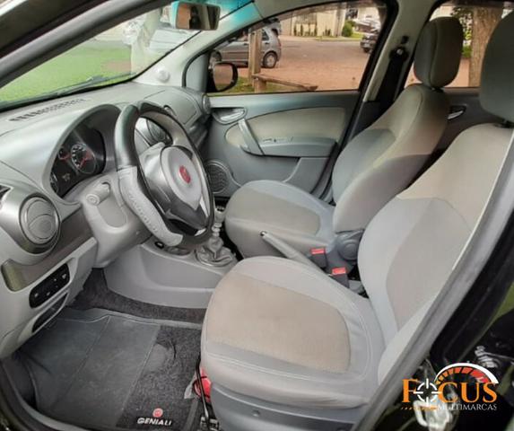 Palio Essence 1.6 Flex - 2013 - Foto 13