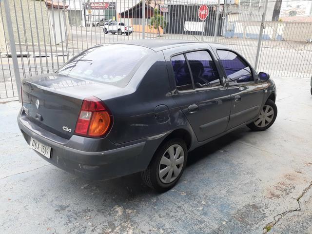 Clio sedan Rl 1.0 4p 2004 - Foto 2