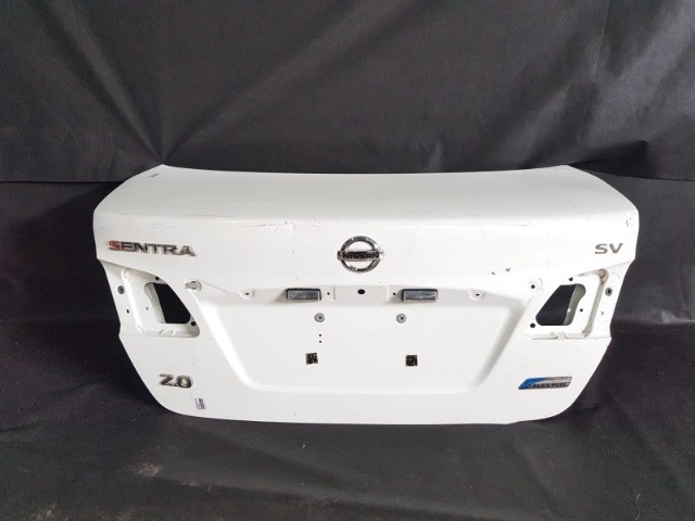 Tampa de mala Sentra.
