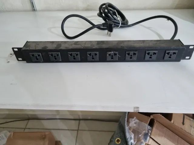 Régua tomadas padrão americano para rack 19 polegadas