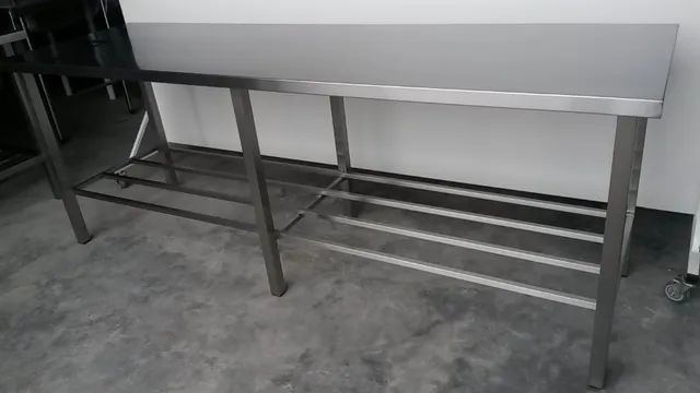 Mesa industrial em inox com 2,90mt de comprimento com prateleira