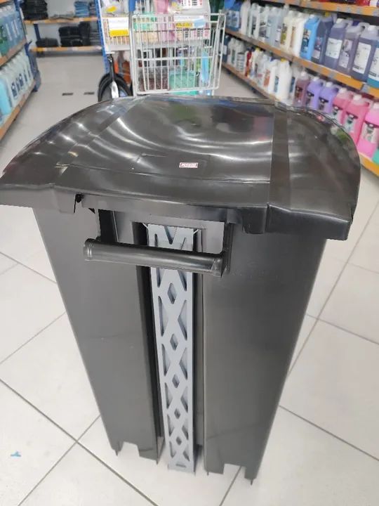 Lixeira 100L com Pedal PERFECT sem Rodas  - Foto 3