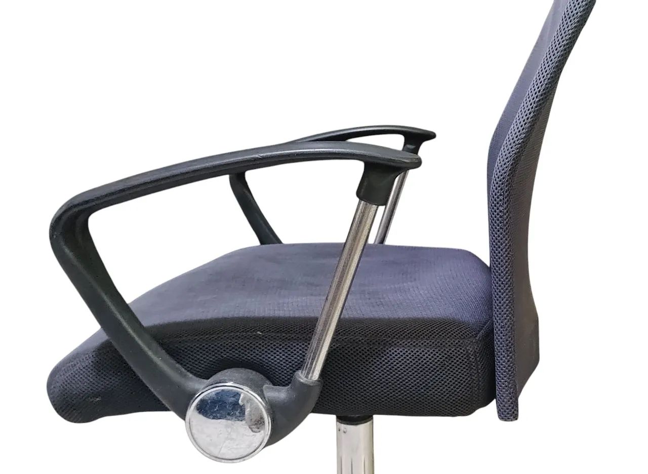 Cadeira de escritório Giratória com Rodas Tela Mesh Preta Cromada (Entrega a combinar) - Foto 6