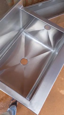 Mesas, pia, coifas, carrinho de pão, - Foto 4
