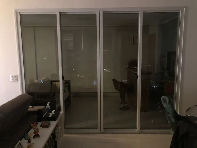 Portas balcão - Aluminio e vidro com travas. - Foto 2