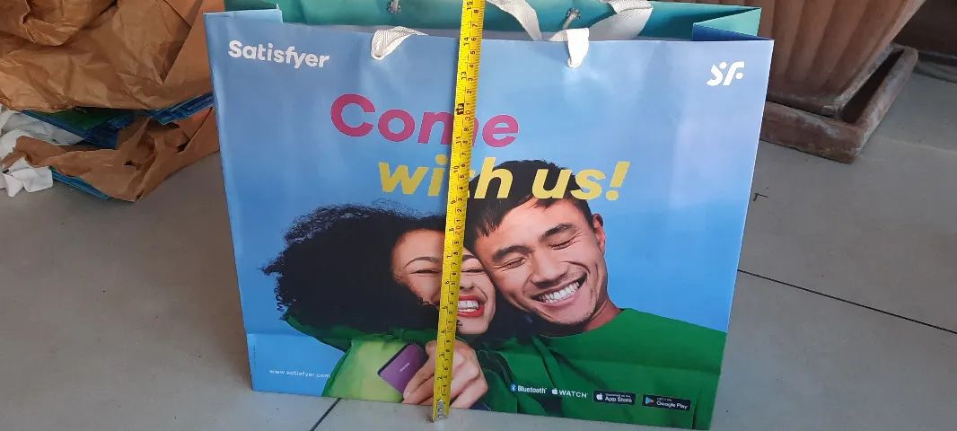 200 Sacolas de papel já personalizadas conforme fotos valor R$ 150,00 as 200 sacolas - Foto 2