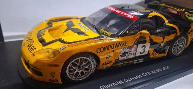 miniatura chevrolet corvette c6r 1:18 autoart
