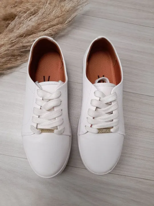 Tênis Feminino VIZZANO casual clássico.<br>NOVO<br>?Tam 34<br>