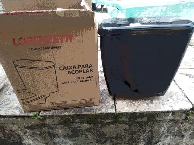 Caixa para bacia acoplada preta 