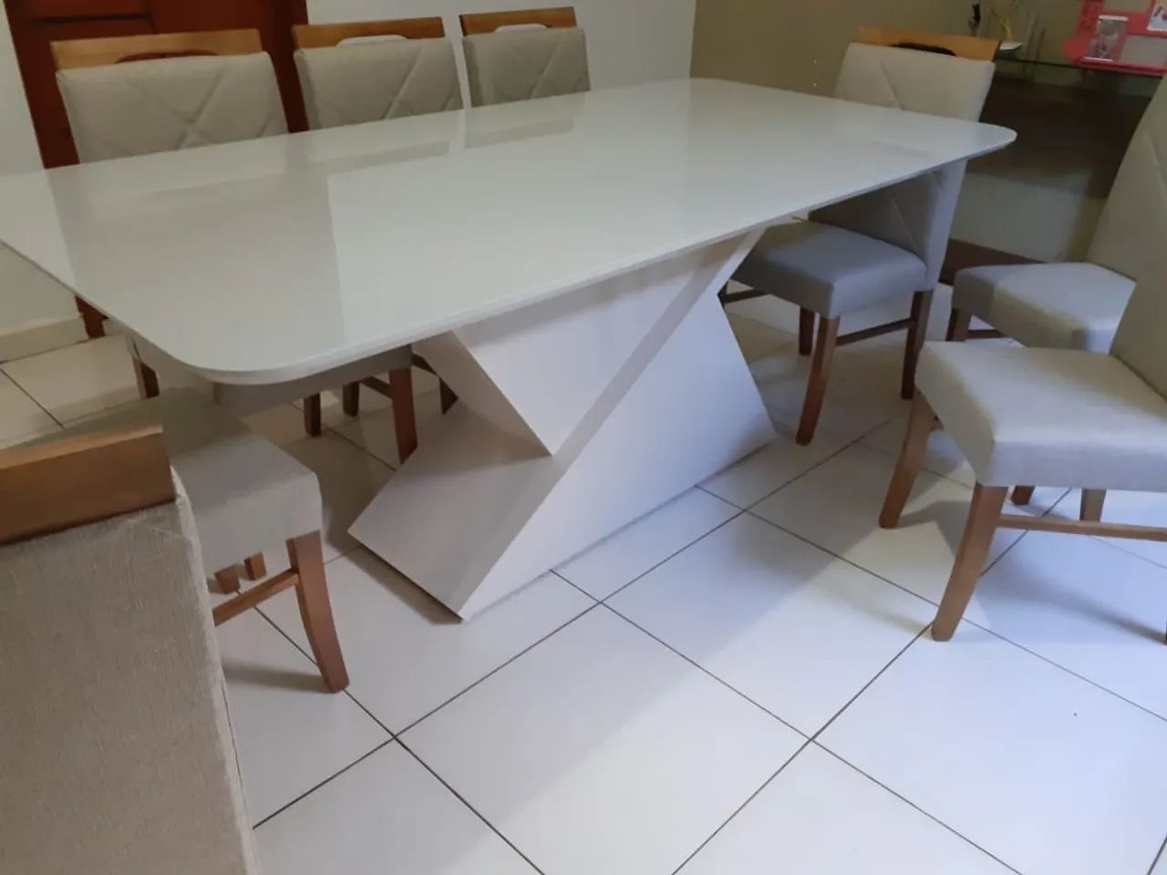 Mesa de Jantar Moderna com Design Exclusivo