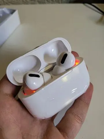 AirPods Pro com carregamento sem fio - Original