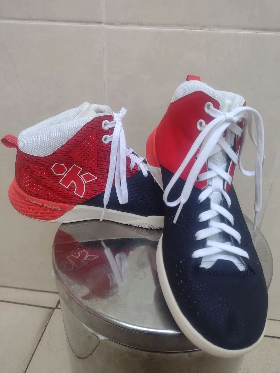 Tênis strong 300 kipsta para basquete vermelho e azul  - Foto 2