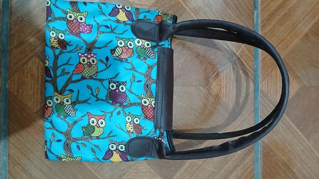 Bolsa de mão com estampa de corujas - Foto 5