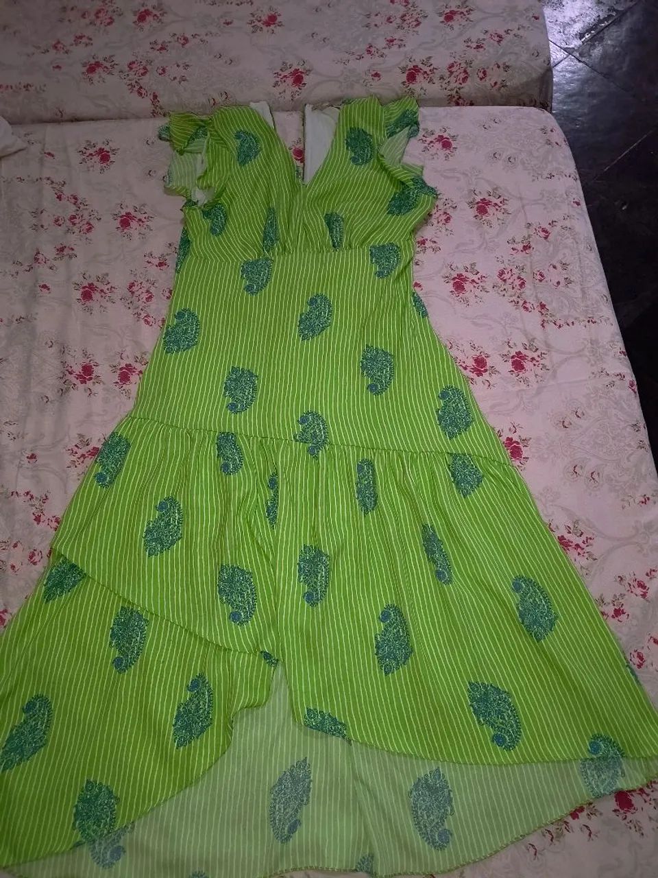 Vestido Verde com Estampa Floral