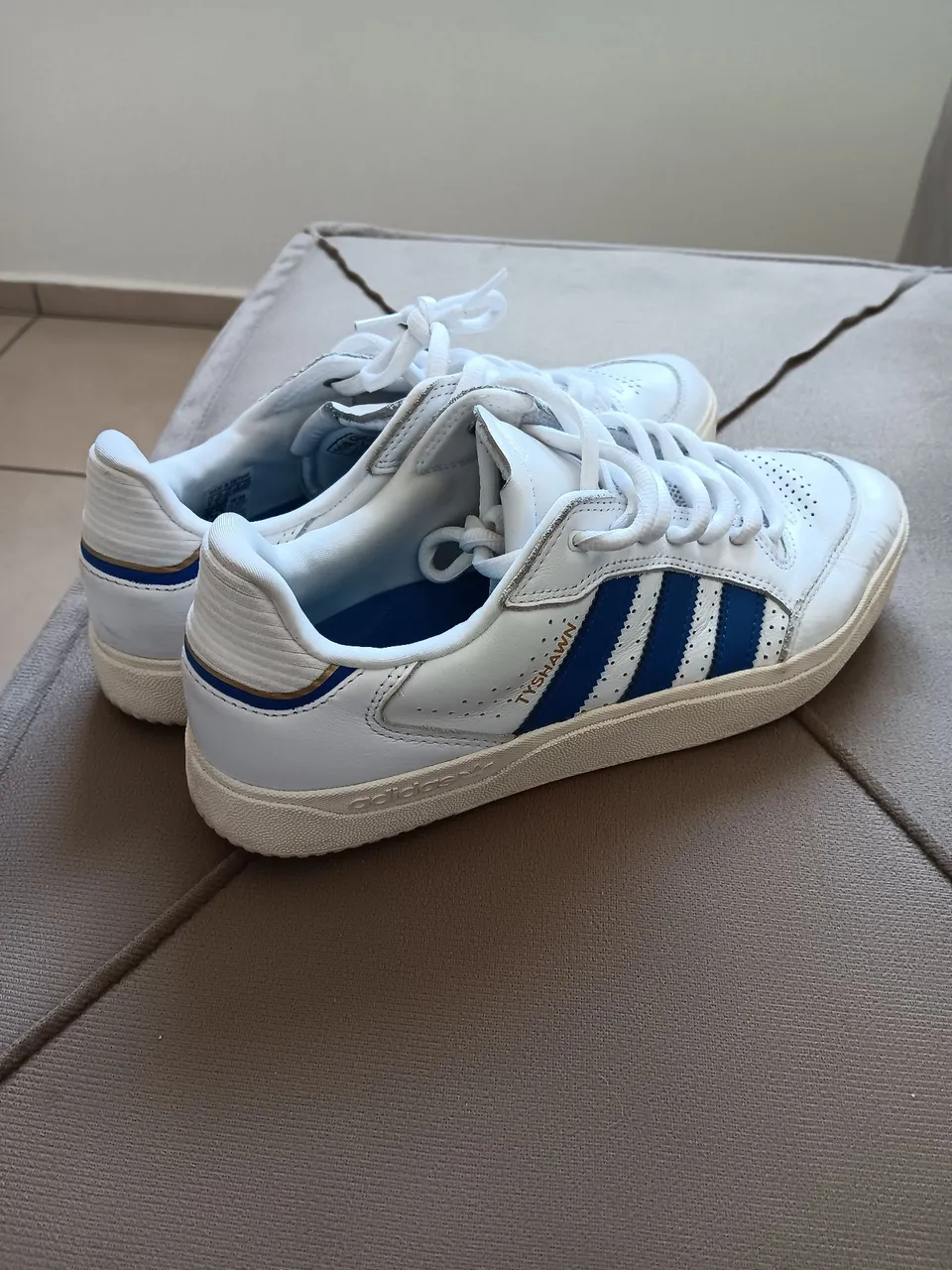 Adidas Tyshawn Jones 41 - Branco e Azul