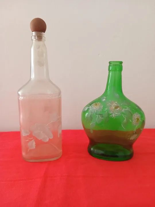 Garrafas pintadas para decoração - Foto 3