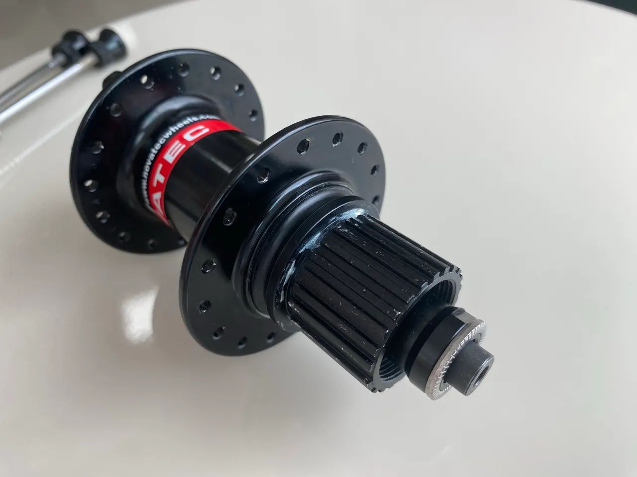 Par cubos novatech padrão shimano 12v MS eixo qr  - Foto 3