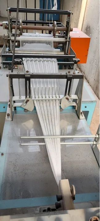 Máquina para fabricar touca de TNT - Foto 2