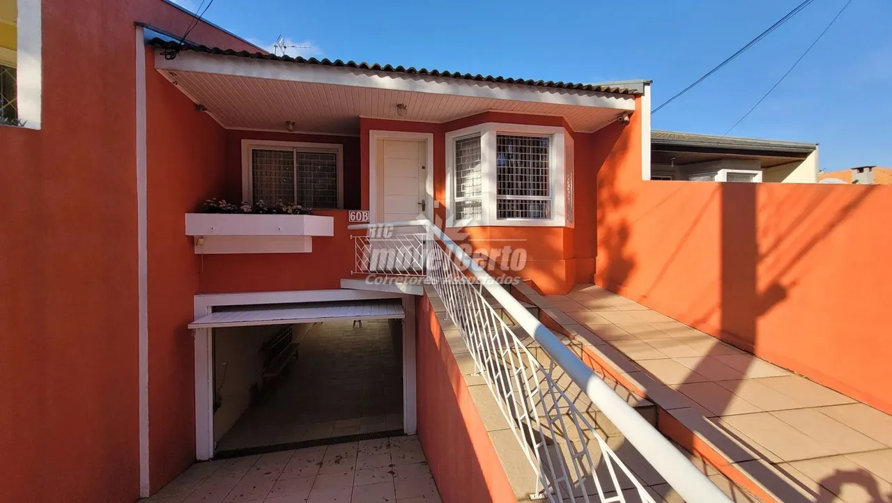 SOBRADO com 3 dormitórios à venda por R$ 590.000,00 no bairro Tingui - CURITIBA / PR