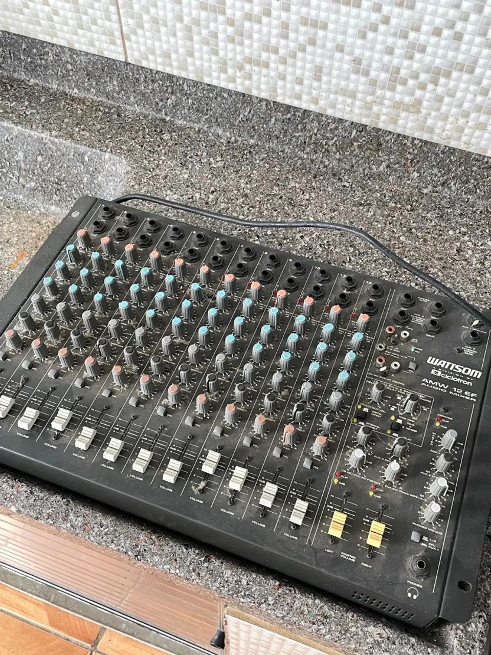 Mesa de Som Wattson AMW 12 EF