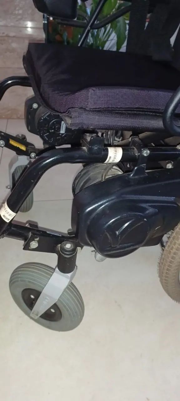 Cadeirinha de rodas eletrica - Foto 3