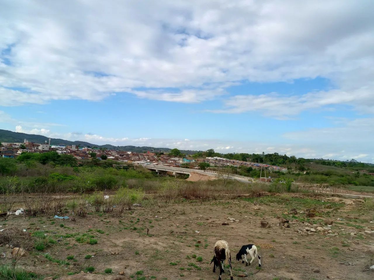 Vendo ou troco terreno todo documentado , podendo trocar por carro ou moto  - Foto 4