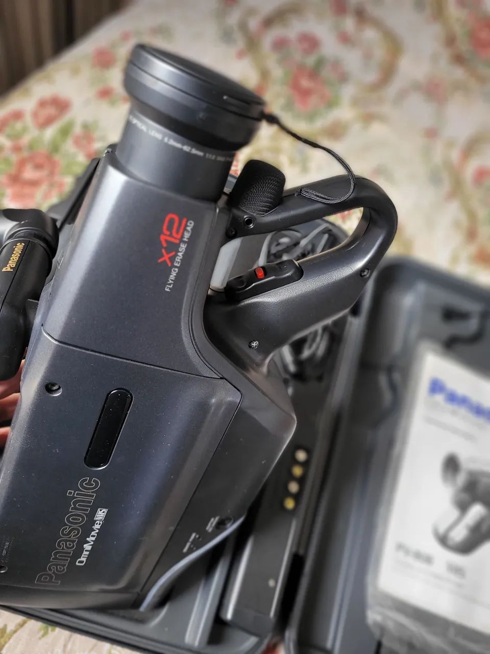 Filmadora Panasonic OmniMovie VHS PV-808 - Foto 5