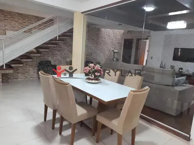 Sobrado para alugar em Jundiaí, Vila Liberdade, com 4 quartos, com 234 m²