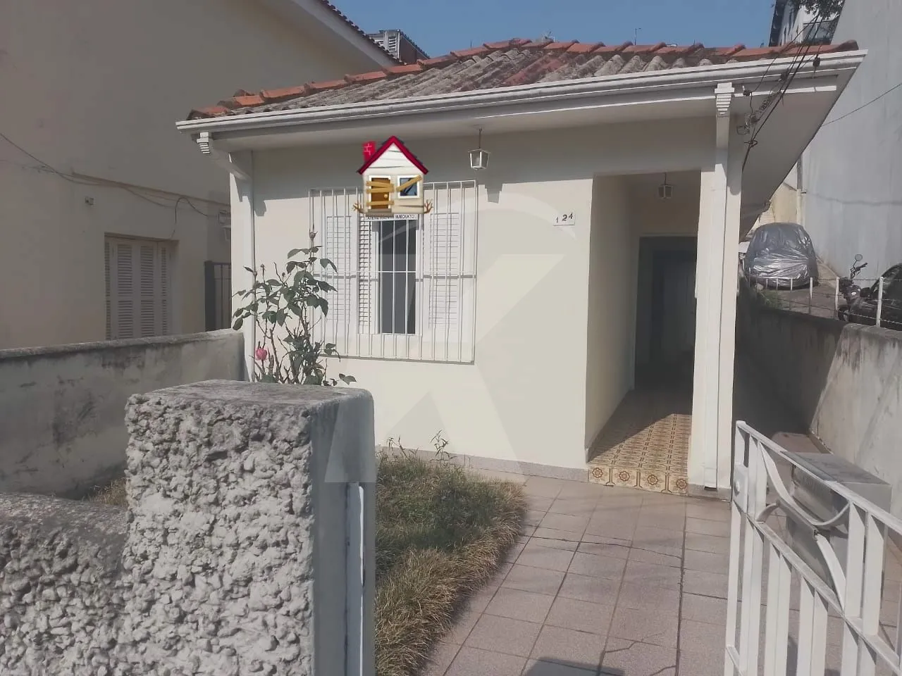 Casa térrea com 2 Quartos, Sala, Cozinha, 1 Banheiro, Quintal, Parada Inglesa.