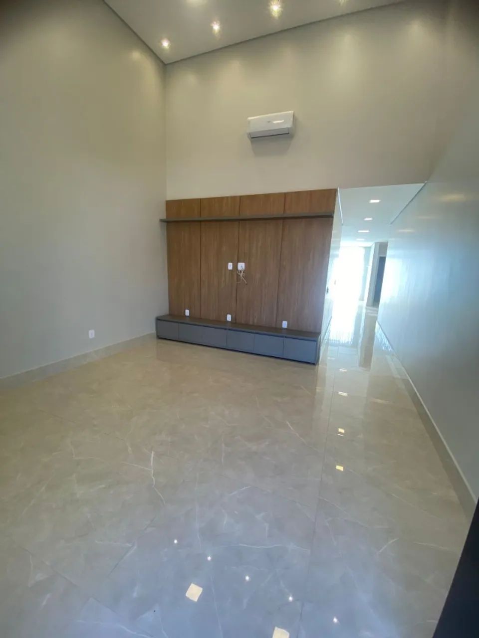 Belíssima casa com 03 quartos na Ponte Alta do Gama - Foto 2