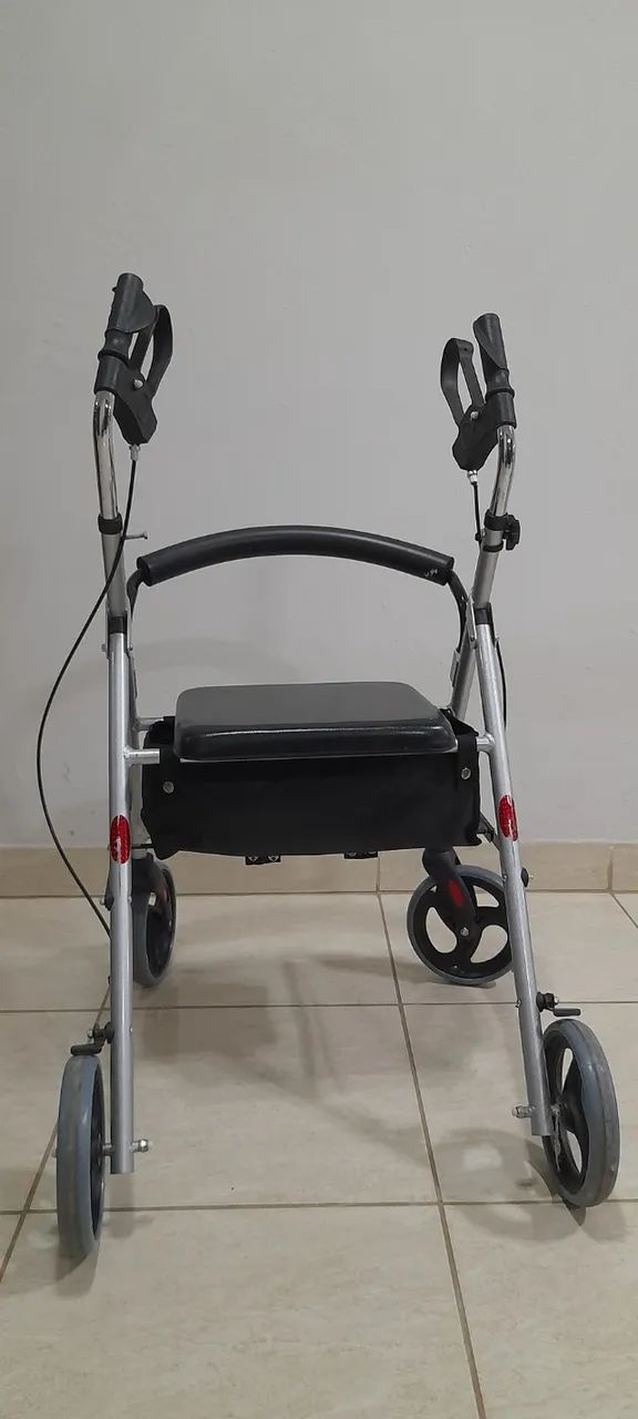 Andador Idoso 4 Rodas de Alumínio Dobrável Dellamed com Assento D12 6248 - Foto 3