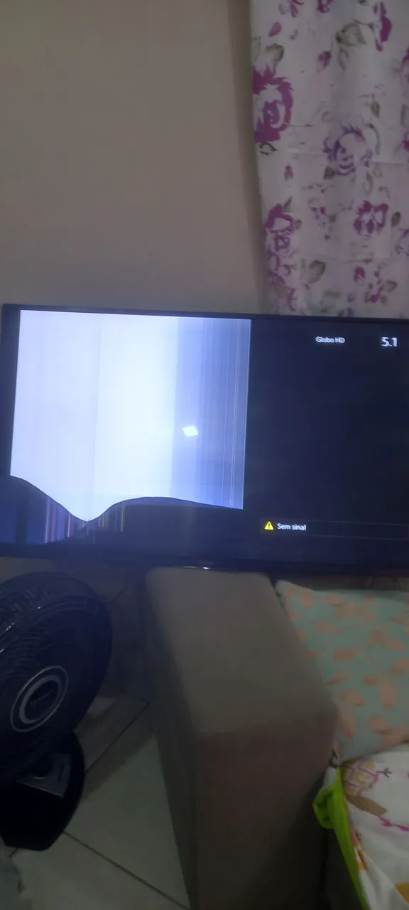 TV com defeito na tela