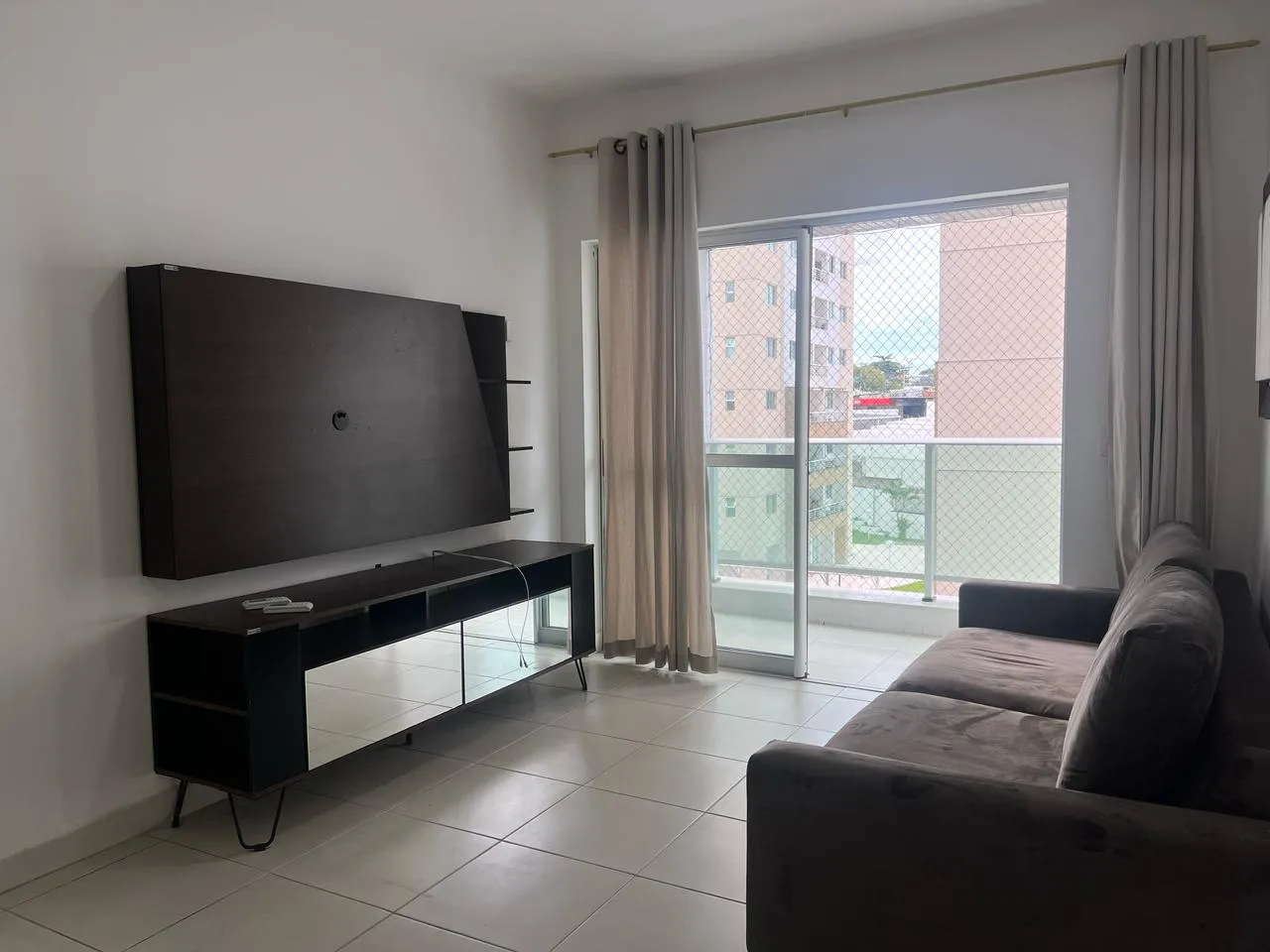 COND. SPLENDORE. DOM PEDRO, 3 QtOS SENDO 1 SUÍTE, SEMI MOBILIADO, R$ 4 MIL