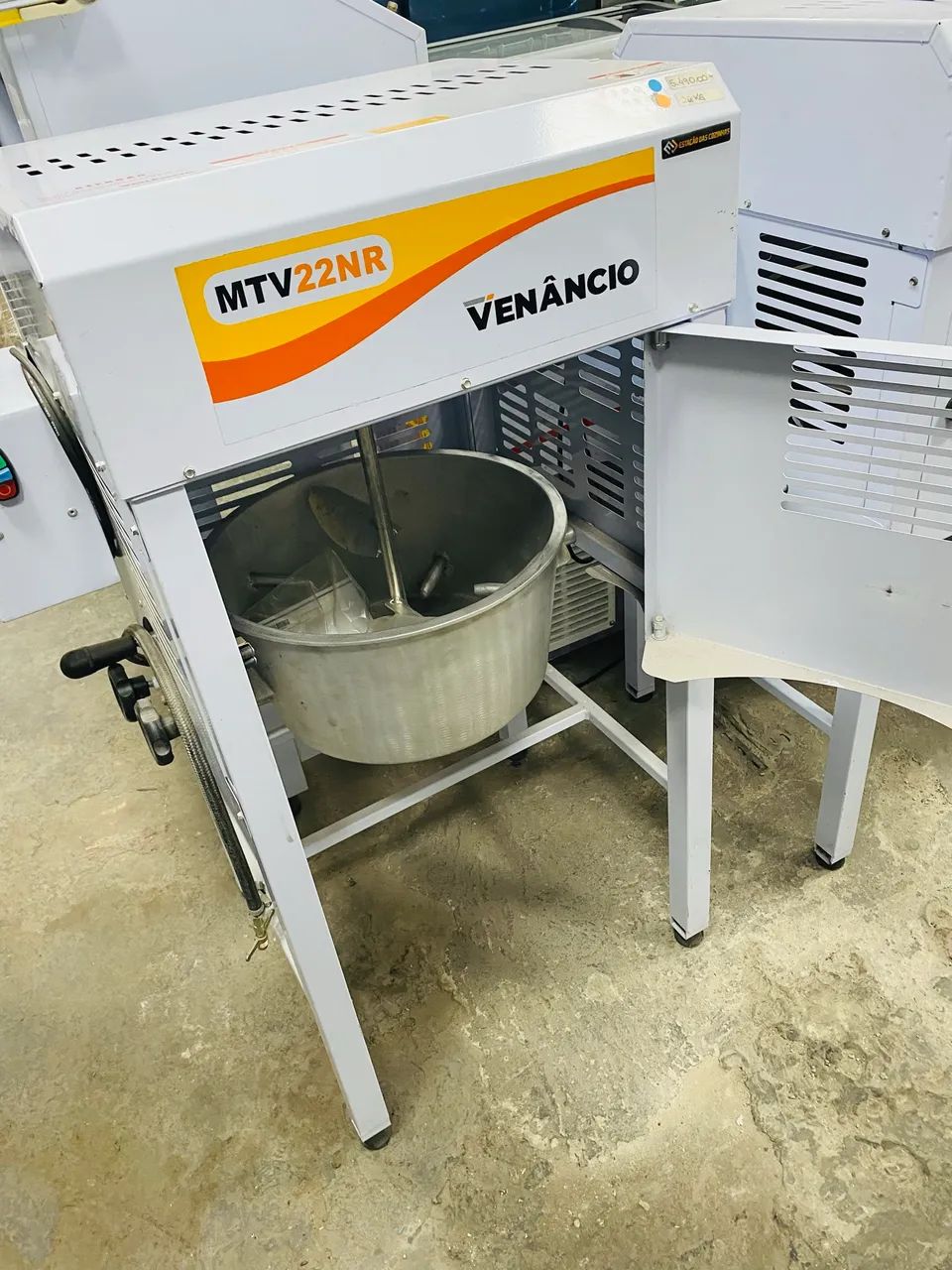 Misturela Venâncio 22Kg MTV22NR - Foto 3