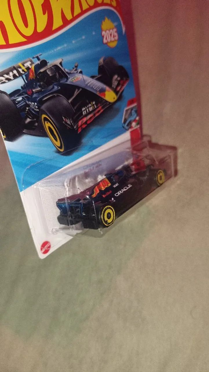 Hot Wheels Formula 1 Red Bull Oracle 2025 - Foto 3